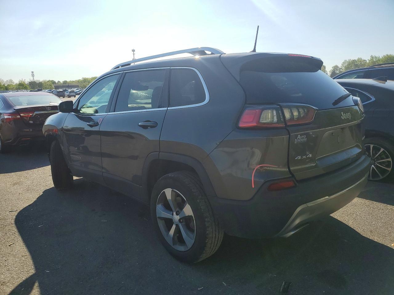 2019 Jeep Cherokee Limited - Image 2