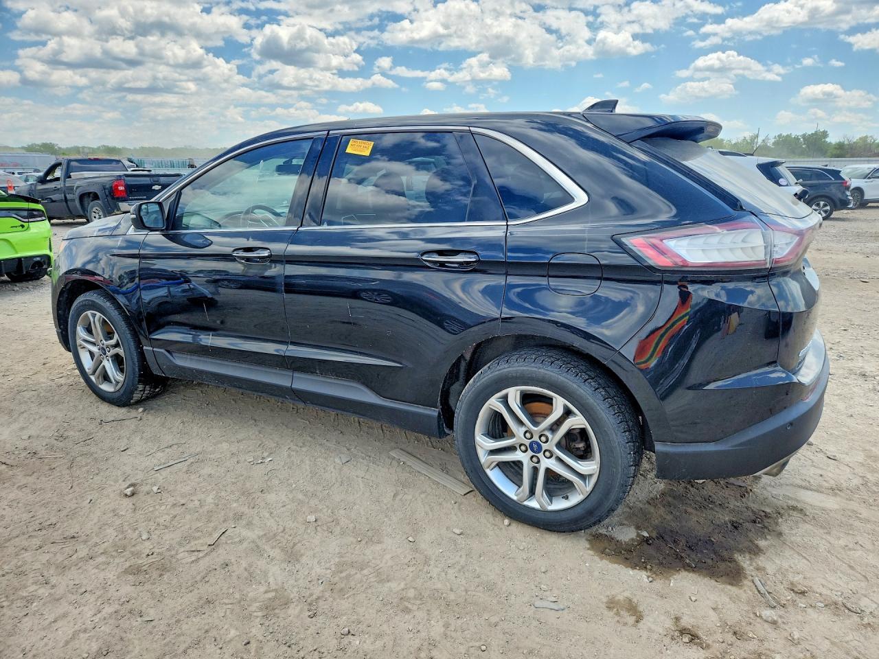2016 Ford Edge Titanium - Image 2