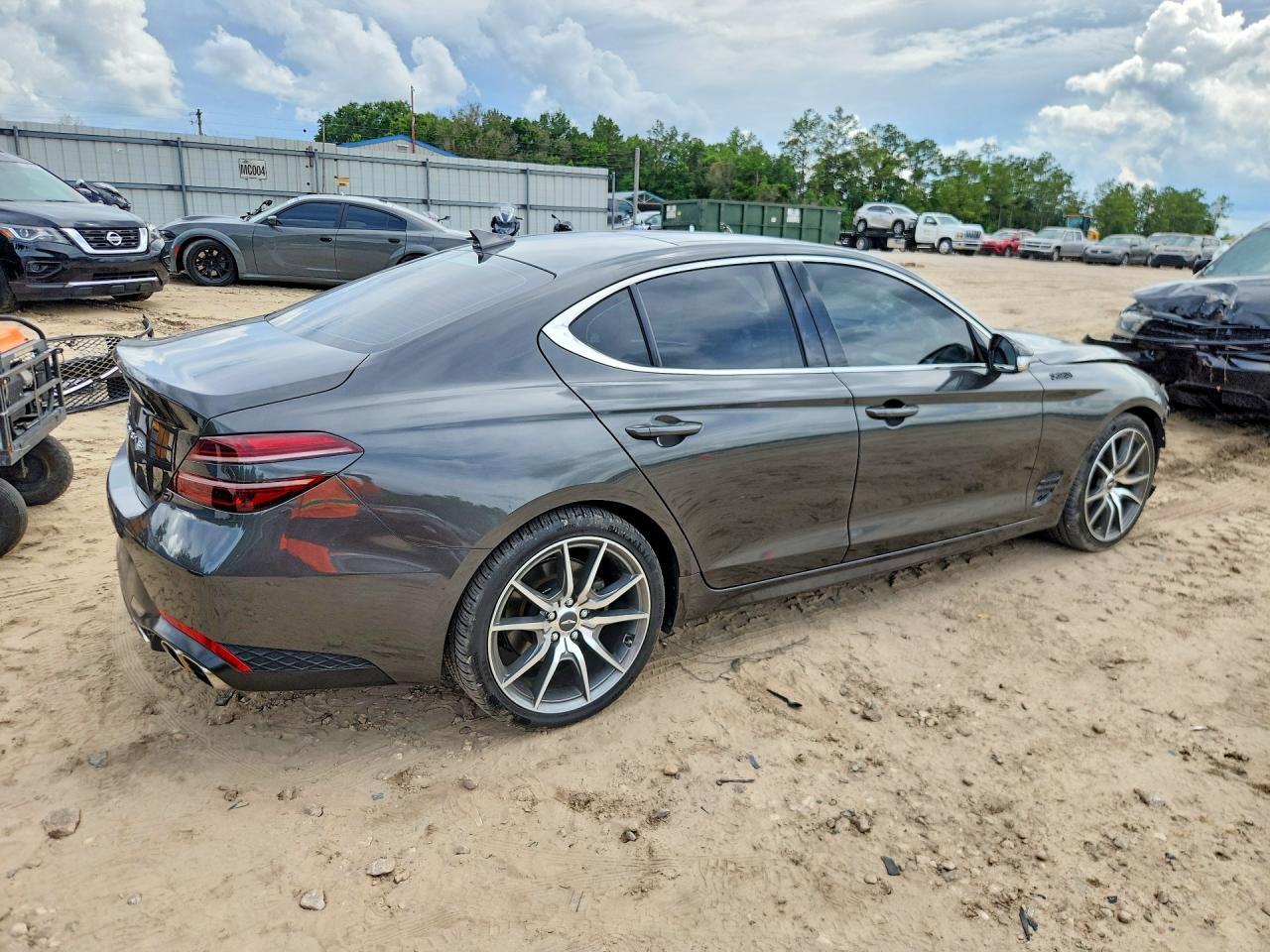 2022 Genesis G70 2.0T - Image 3