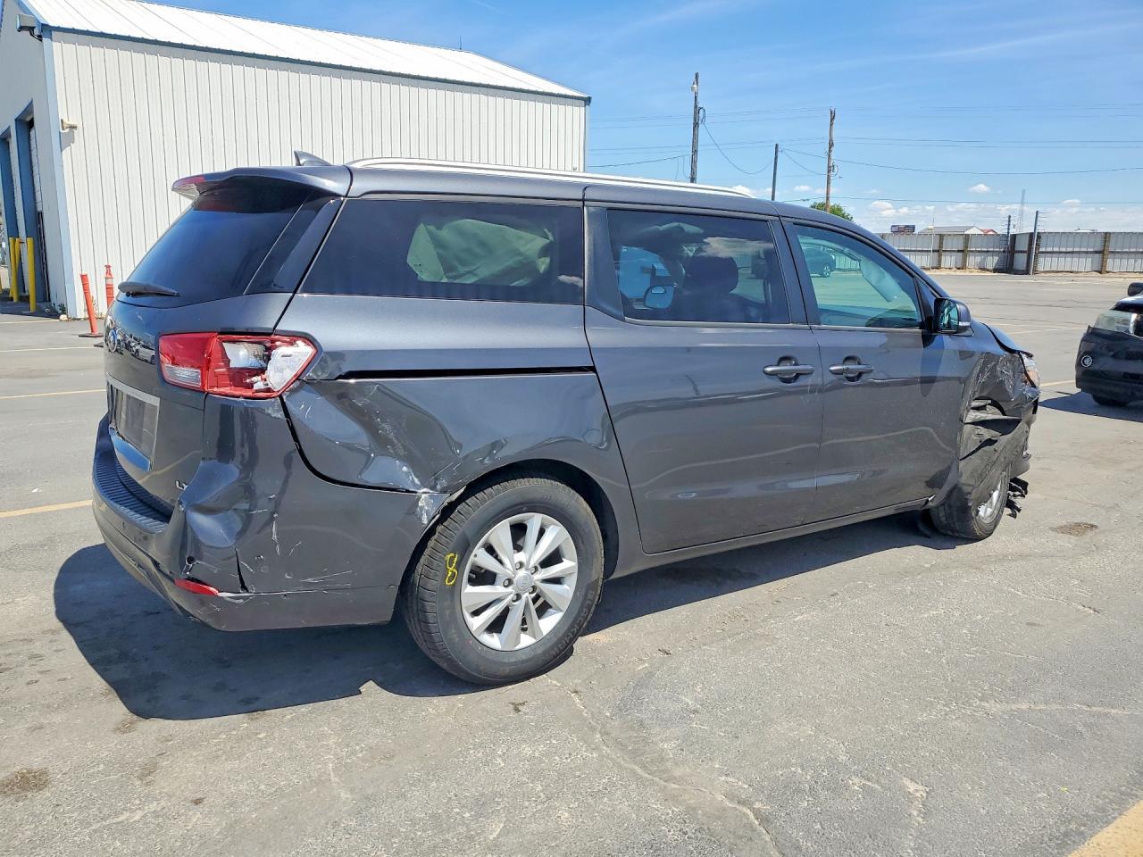 2017 Kia Sedona - Фото 3