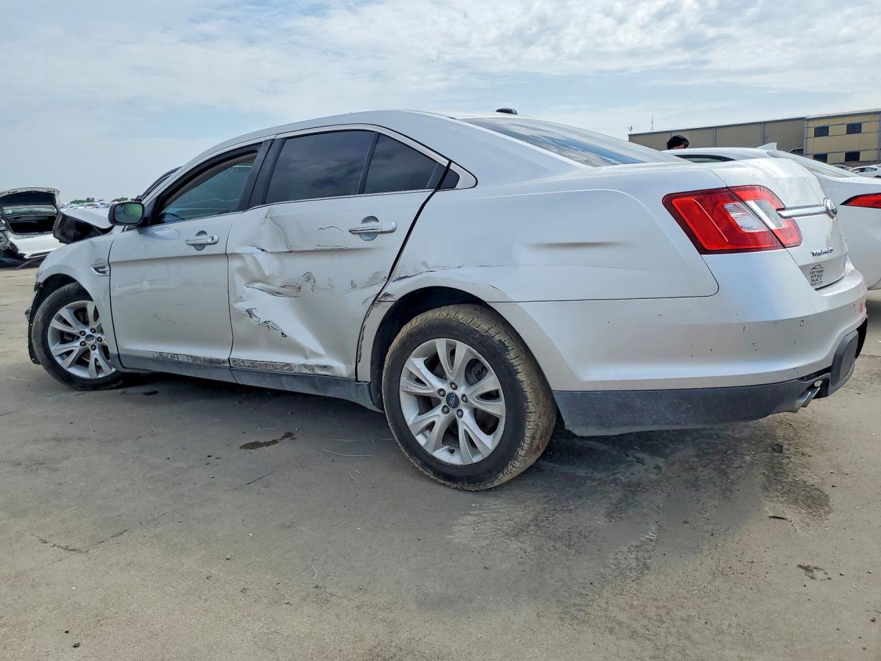2012 Ford Taurus Sel - Image 2