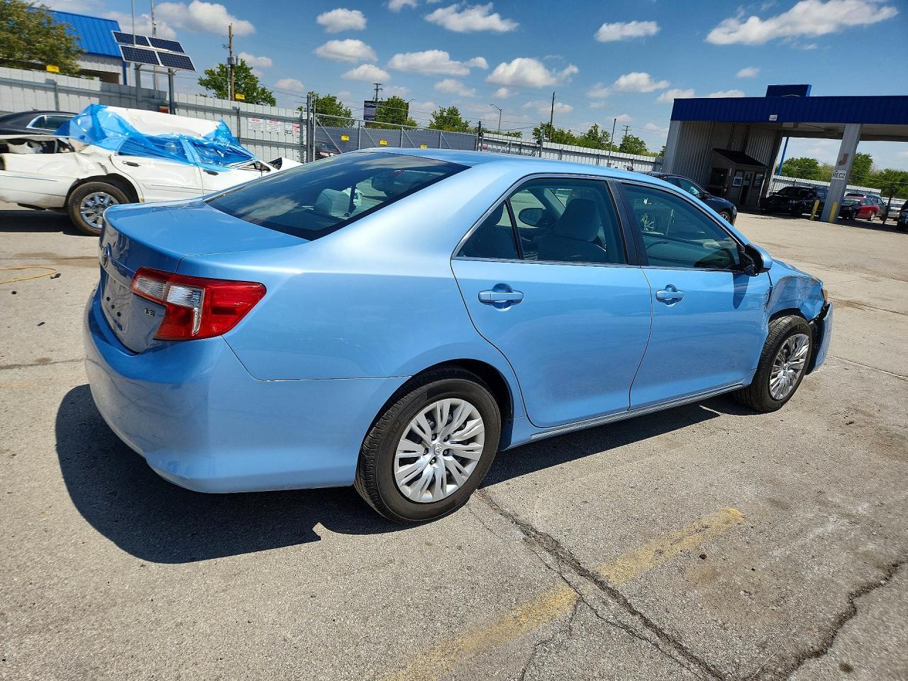 2012 Toyota Camry Le - Image 3