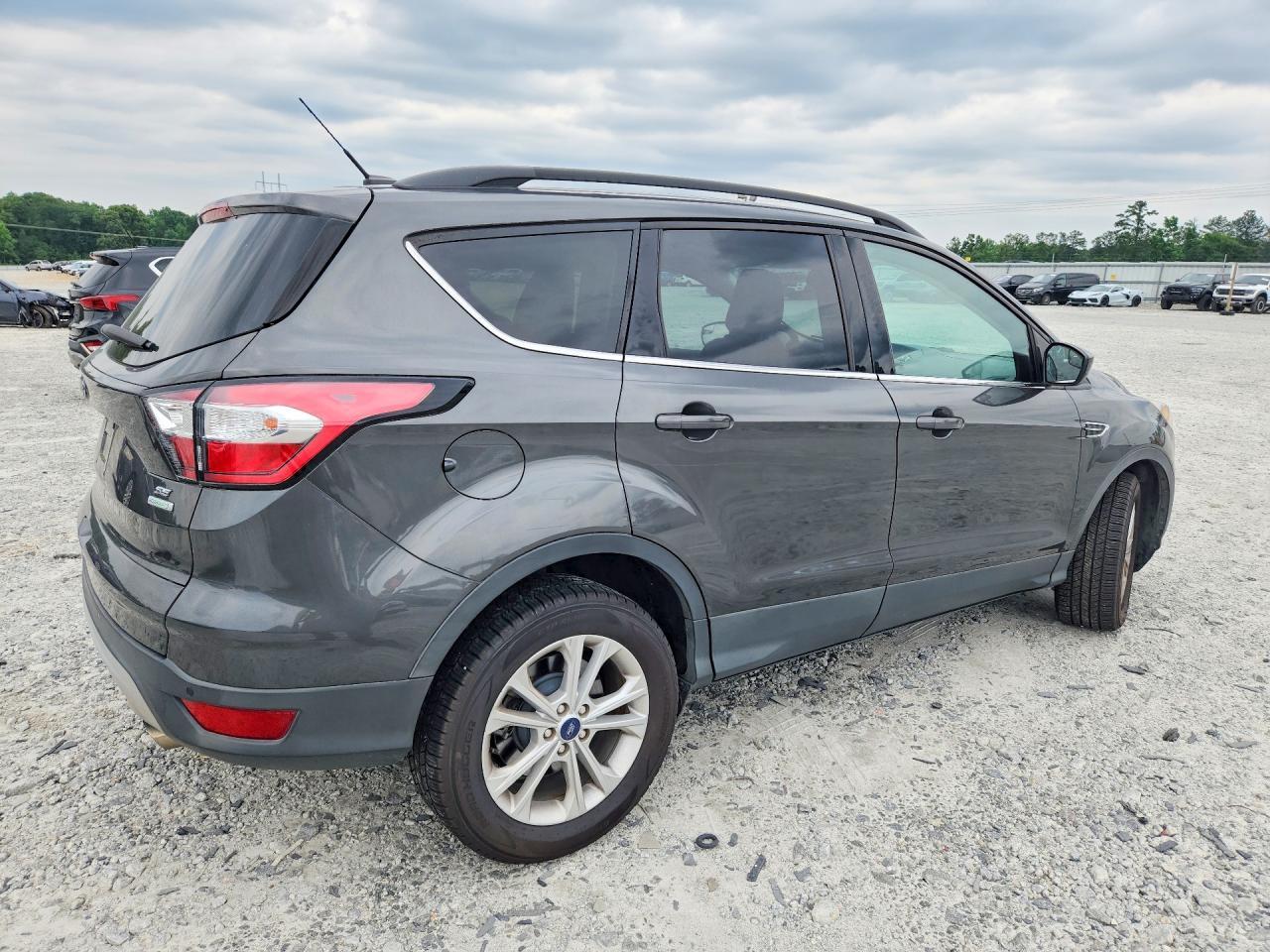2018 Ford Escape Se - Фото 3