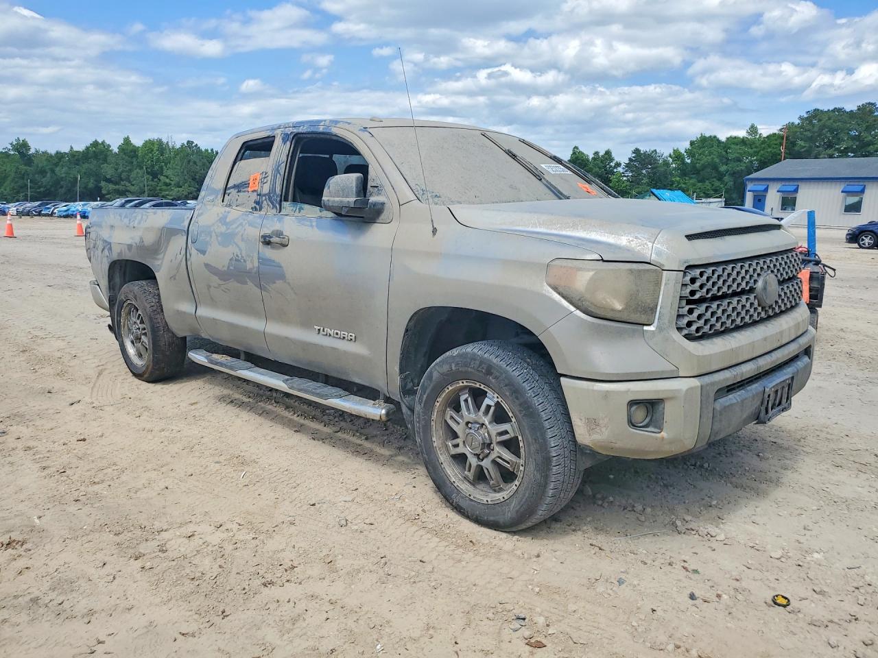 2018 Toyota Tundra Sr5 - Image 4