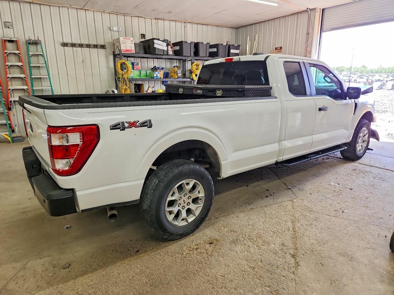 2023 Ford F150 Super Cab - Фото 3