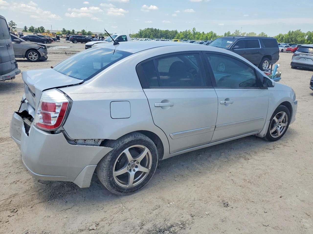 2010 Nissan Sentra 2.0 - Фото 3