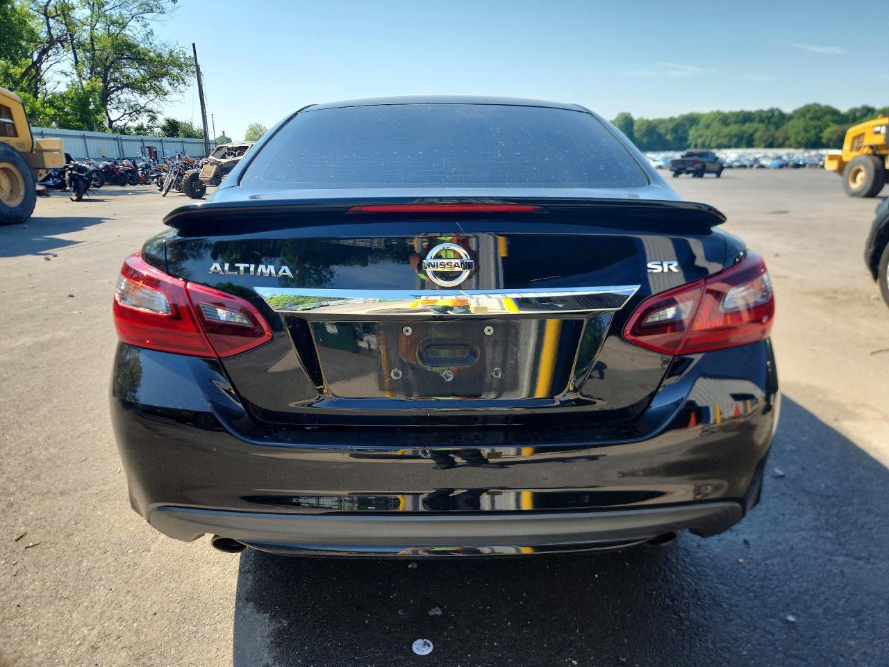 2017 Nissan Altima 2.5 Sr - Image 6