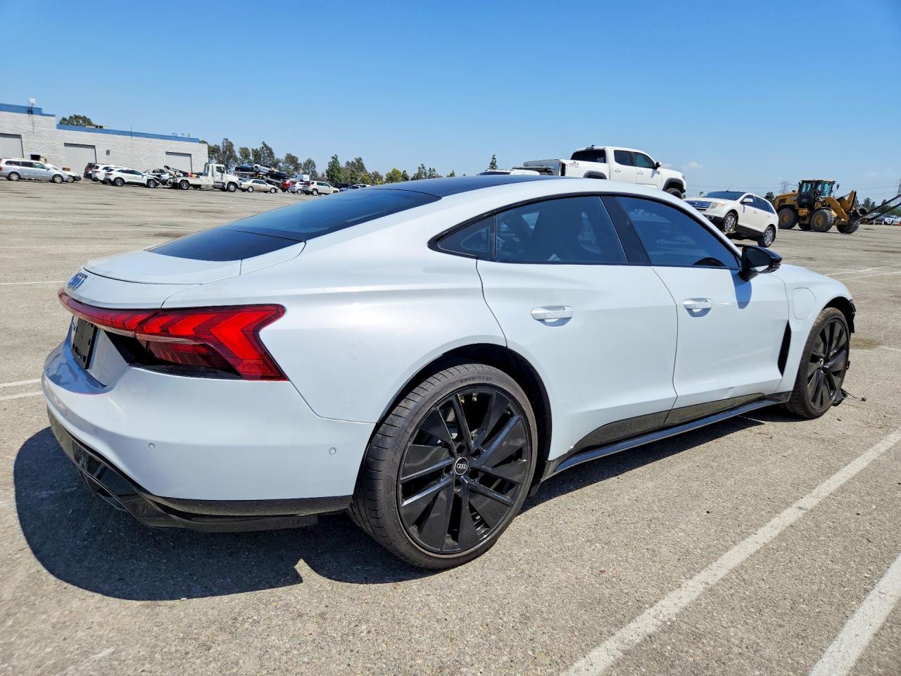 2022 Audi E-Tron Gt Prestige - Фото 3