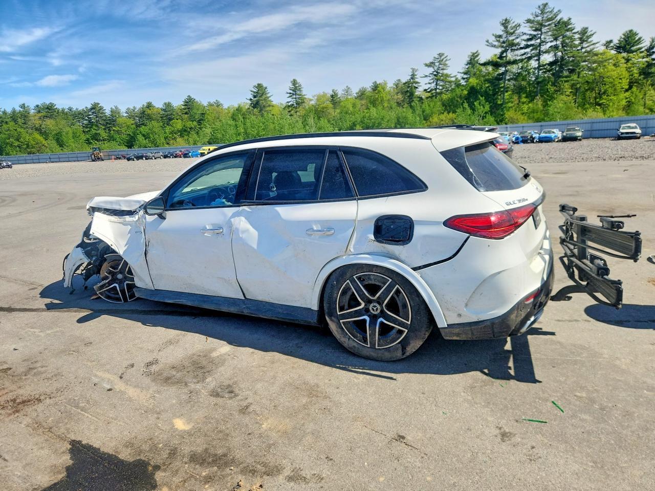 2025 Mercedes-Benz Glc 350E - Image 2