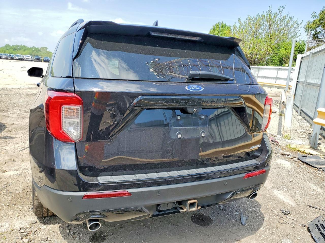 2022 Ford Explorer St-Line - Фото 6