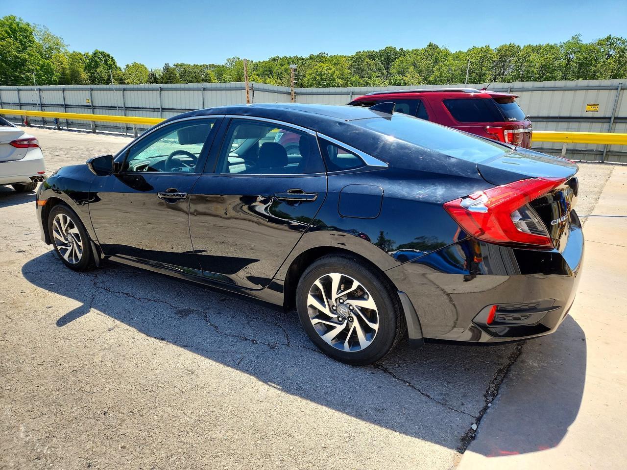 2018 Honda Civic Ex - Image 2