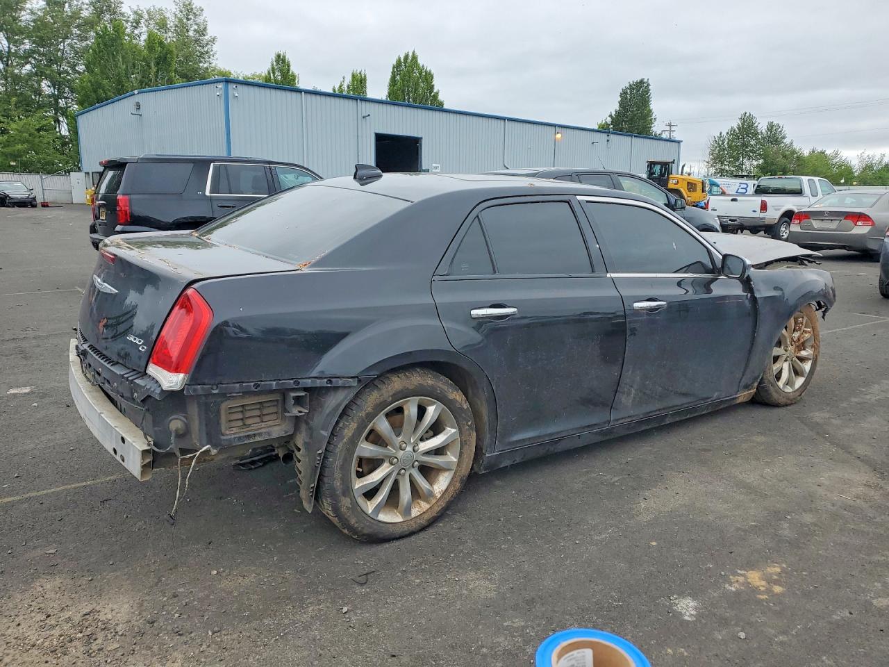 2016 Chrysler 300C - Фото 3