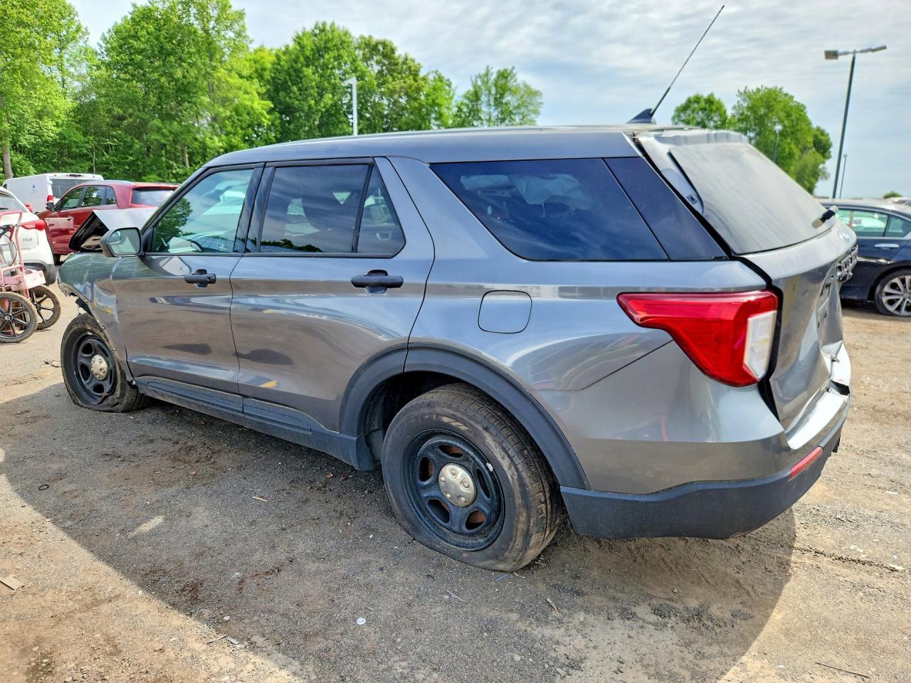 2023 Ford Explorer Police Interceptor - Image 2