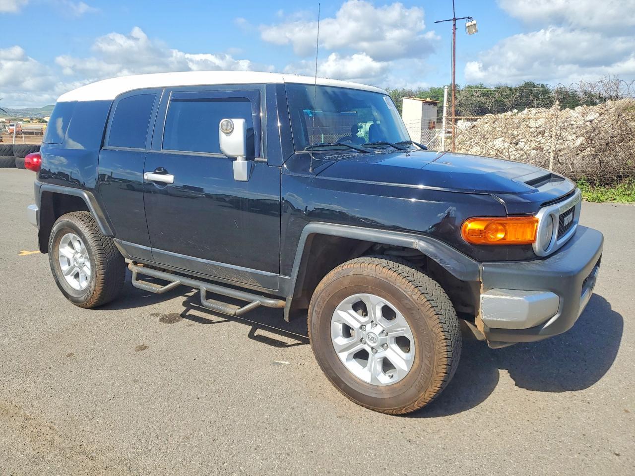 2011 Toyota Fj Cruiser Base - Image 4