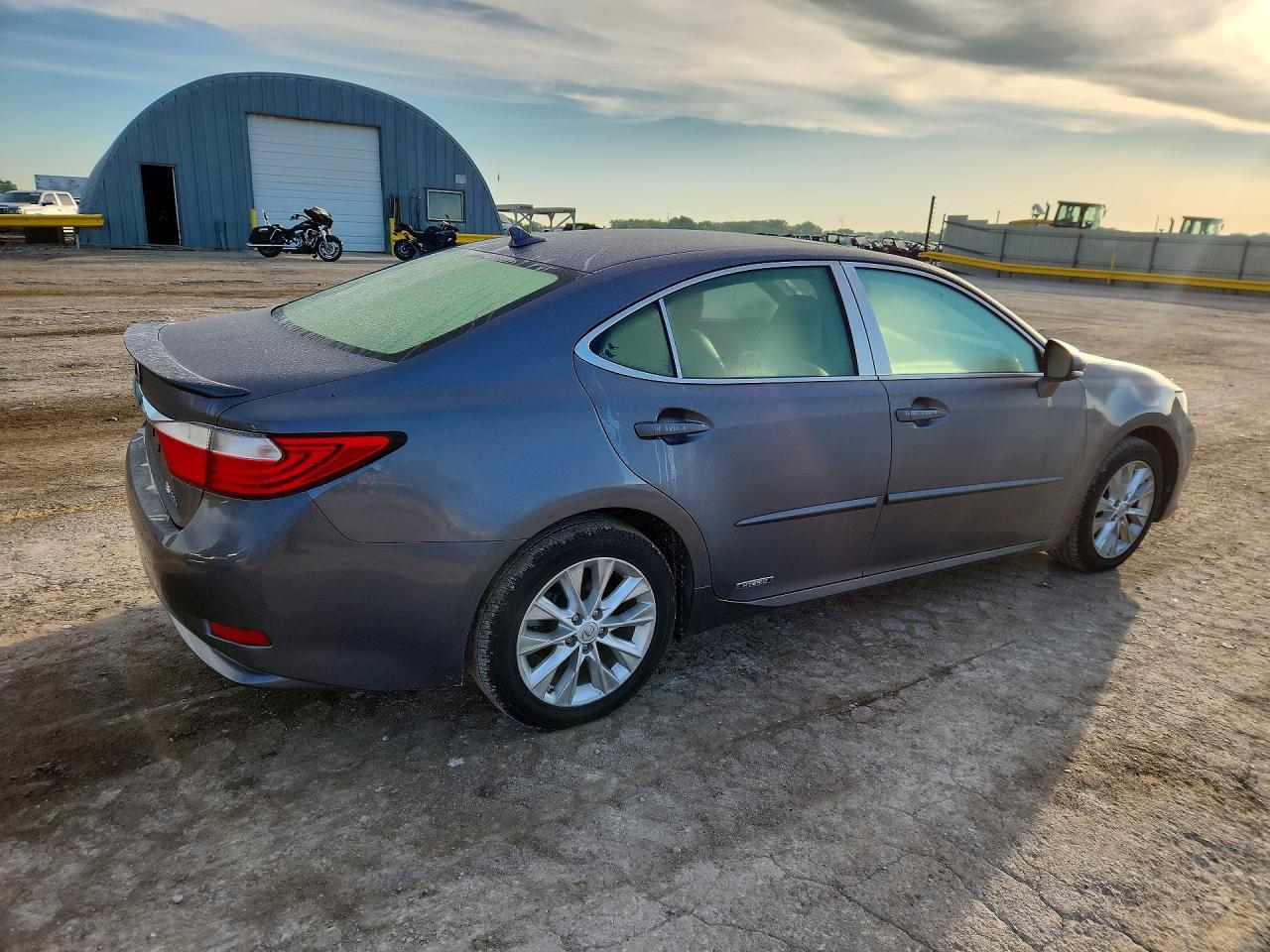 2014 Lexus Es 300H - Image 3