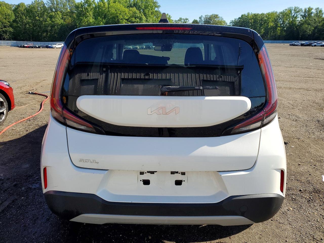 2023 Kia Soul Lx - Image 6