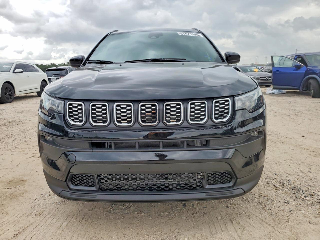 2025 Jeep Compass Latitude - Image 5