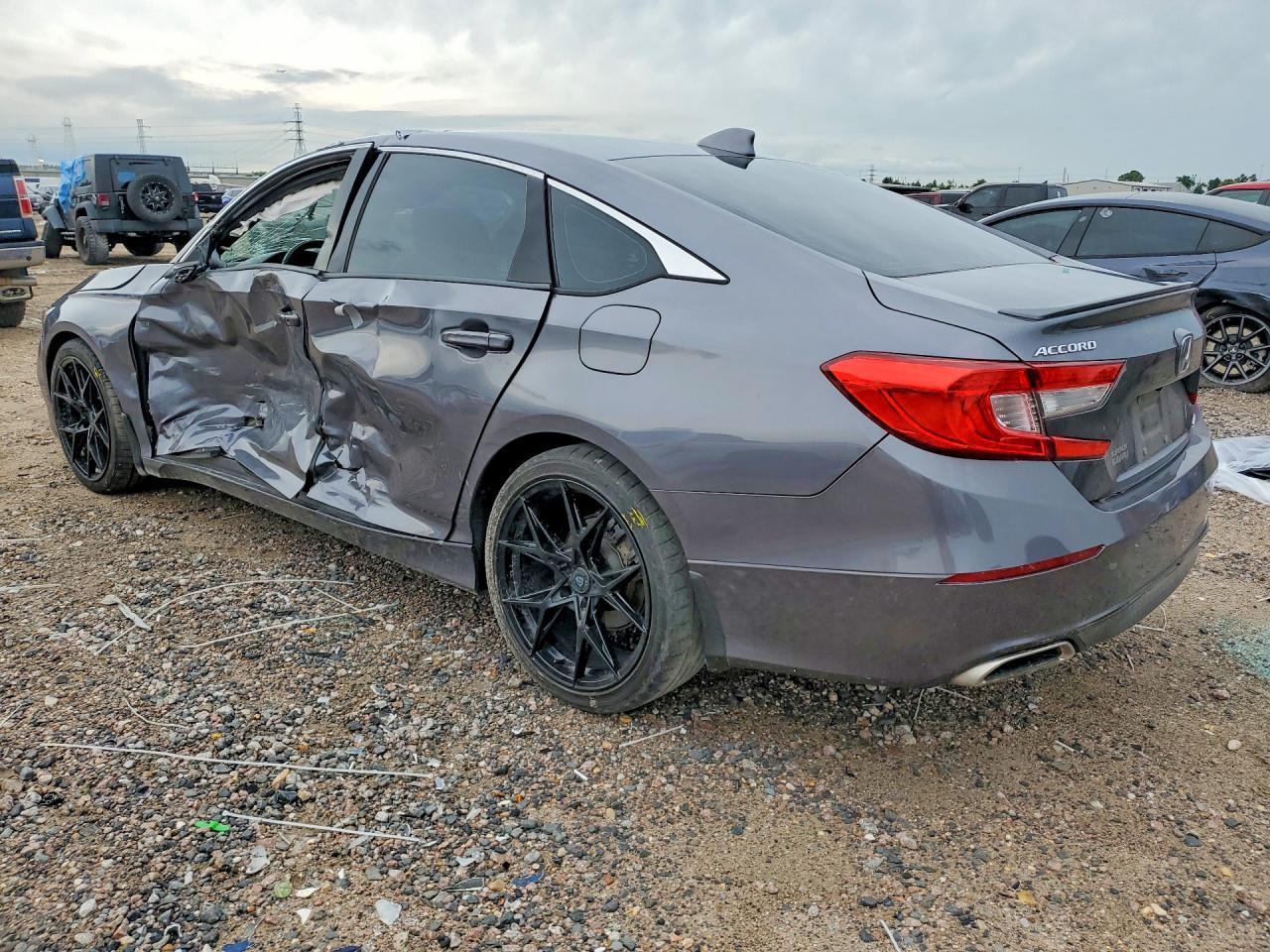 2019 Honda Accord Sport - Image 2