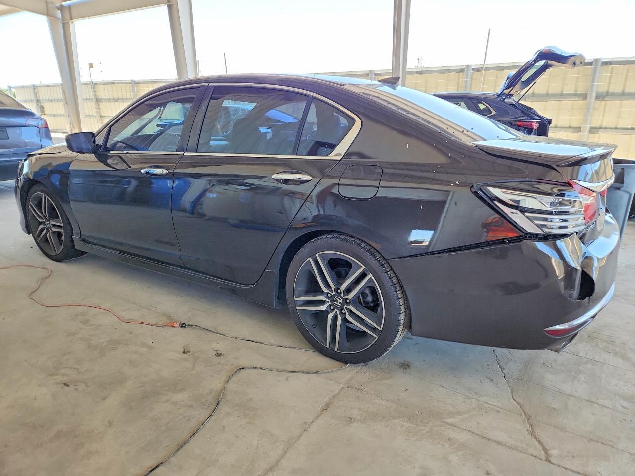 2017 Honda Accord Sport - Фото 2