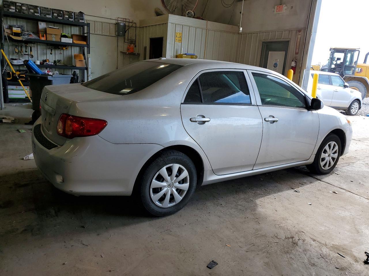 2010 Toyota Corolla Le - Image 3