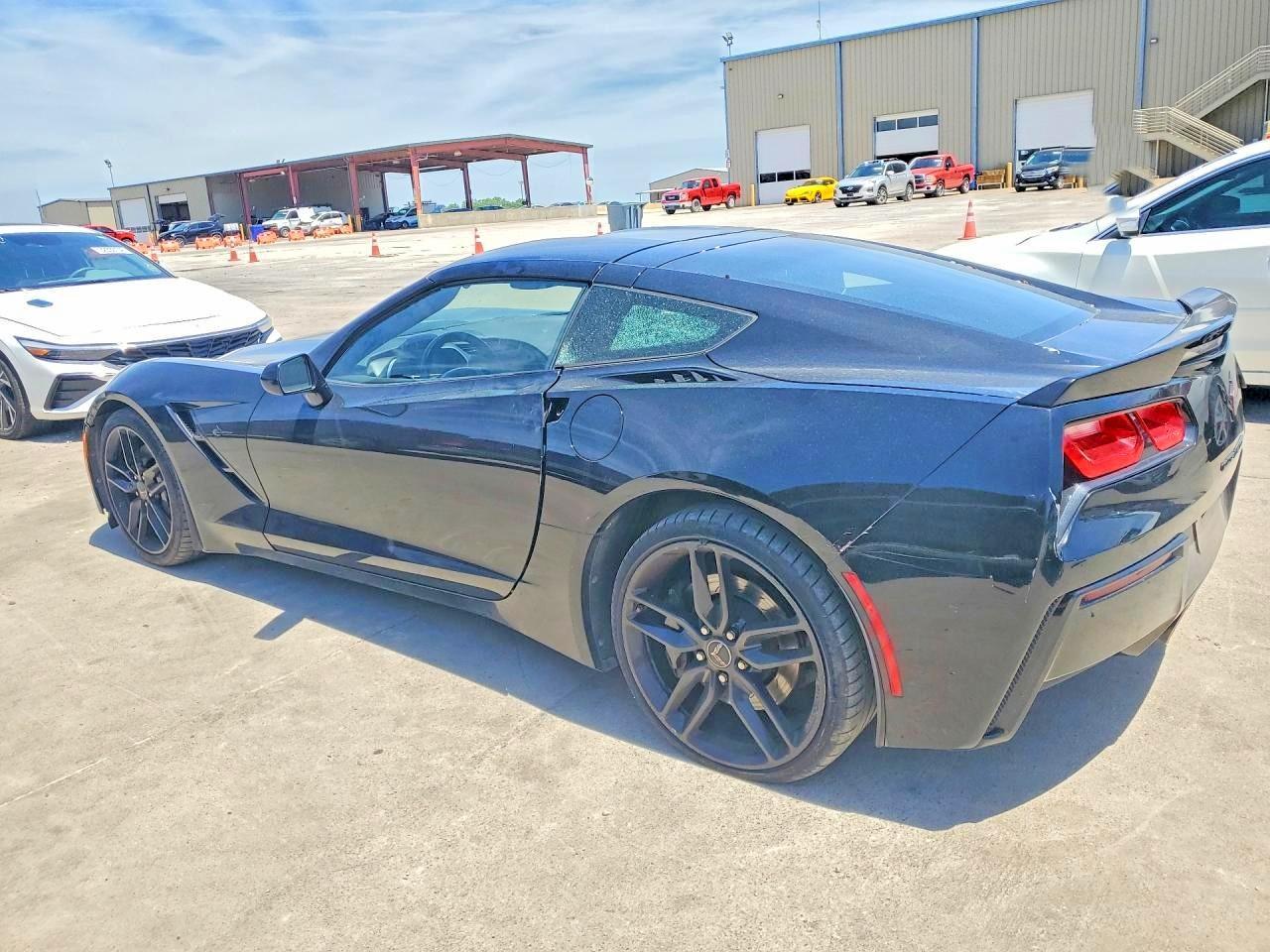 2015 Chevrolet Corvette Stingray Z51 2Lt - Фото 2