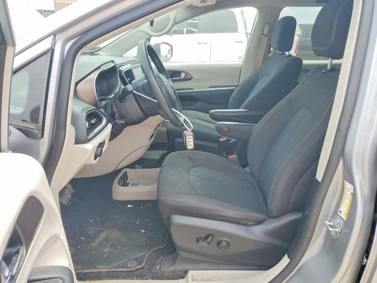 2021 Chrysler Voyager Lx - Фото 7