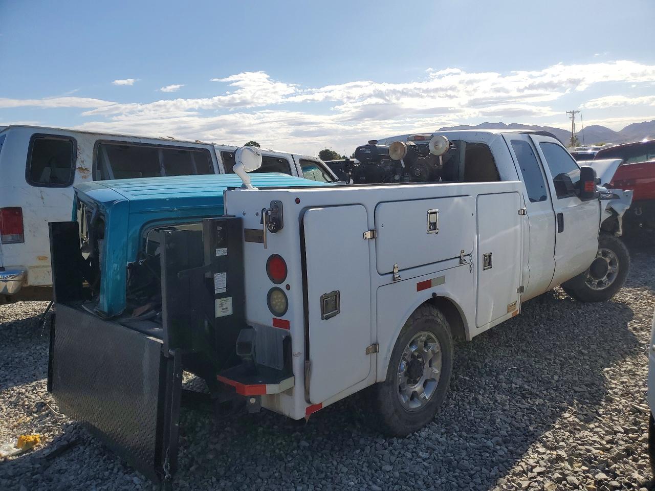 2012 Ford F250 Super Duty Utility / Service Truck - Image 3