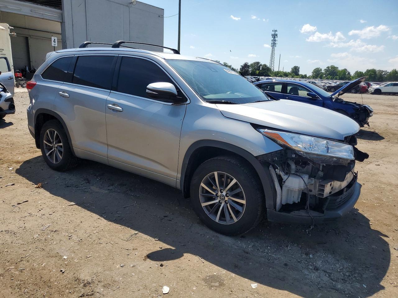 2017 Toyota Highlander Xle - Фото 4