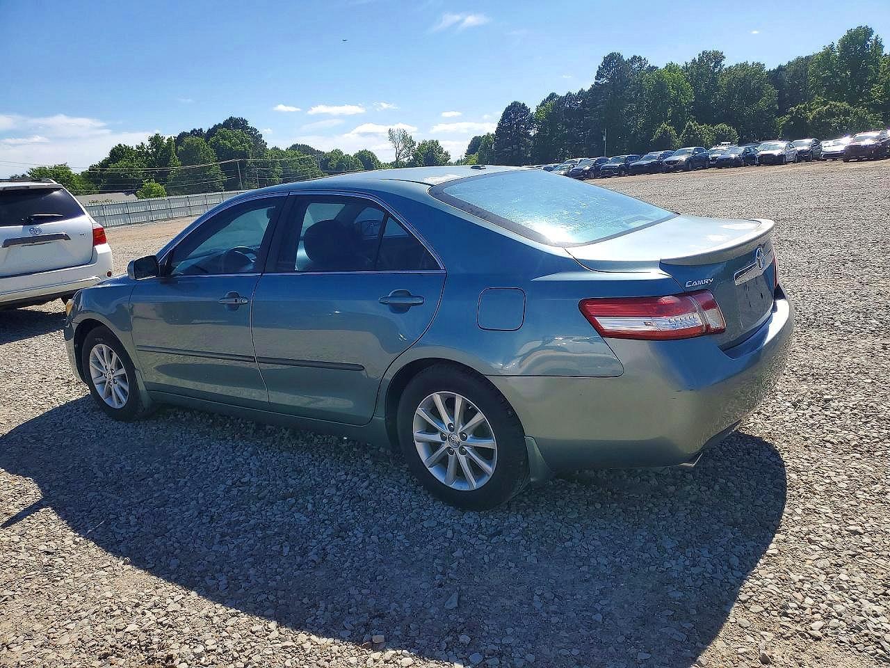 2010 Toyota Camry Xle V6 - Image 2