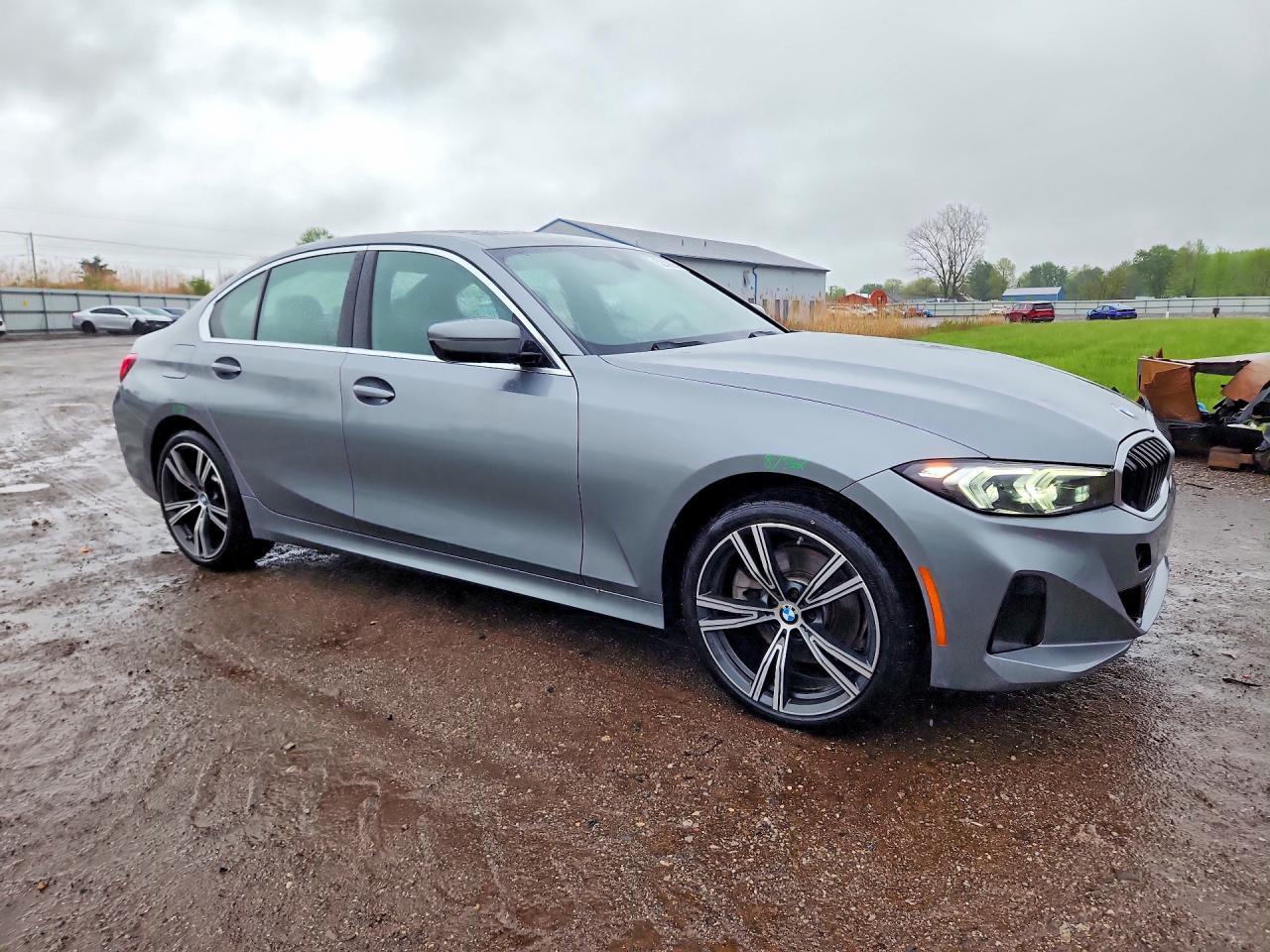 2024 BMW 330Xi - Image 4