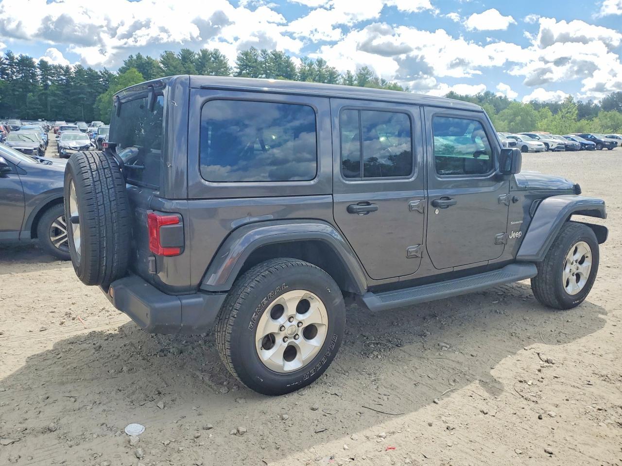 2020 Jeep Wrangler Unlimited Sahara - Фото 3