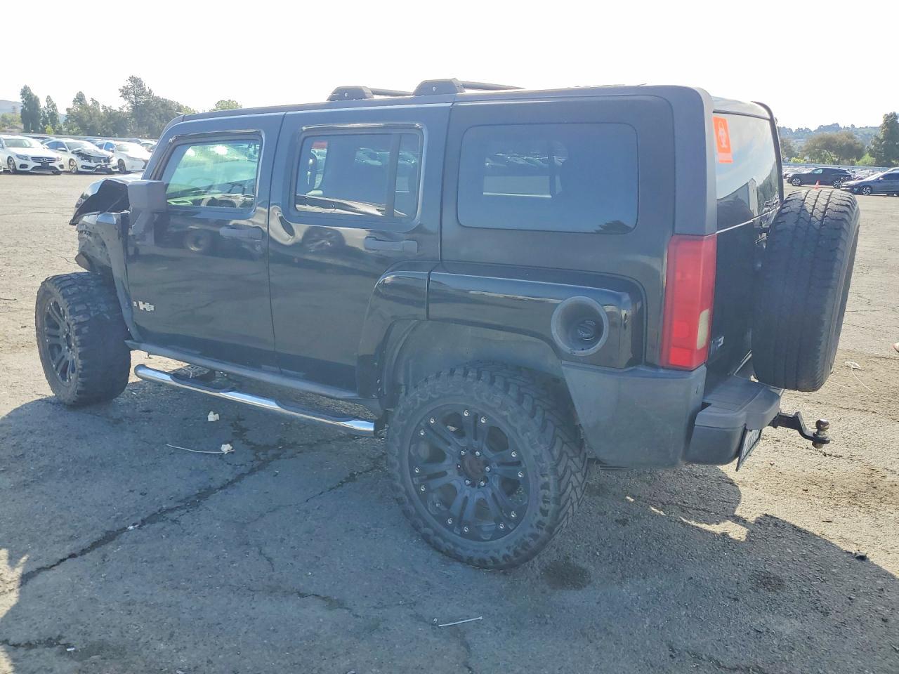 2006 Hummer H3 - Image 2