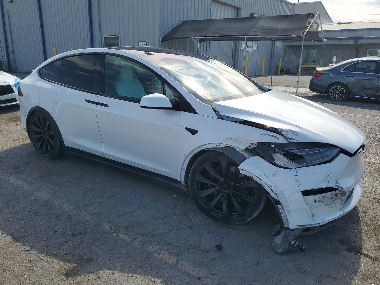 2023 Tesla Model X - Фото 4