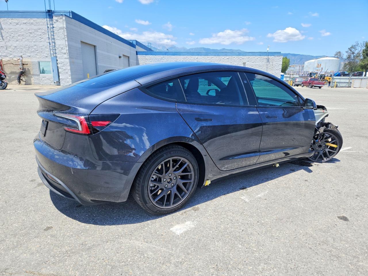 2025 Tesla Model 3 - Image 3