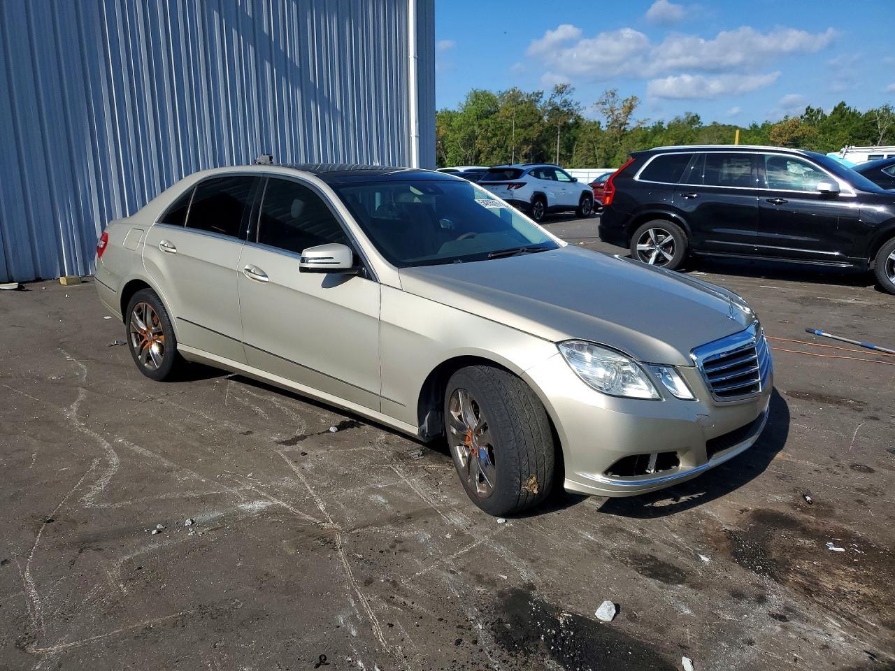 2010 Mercedes-Benz E 350 - Фото 4