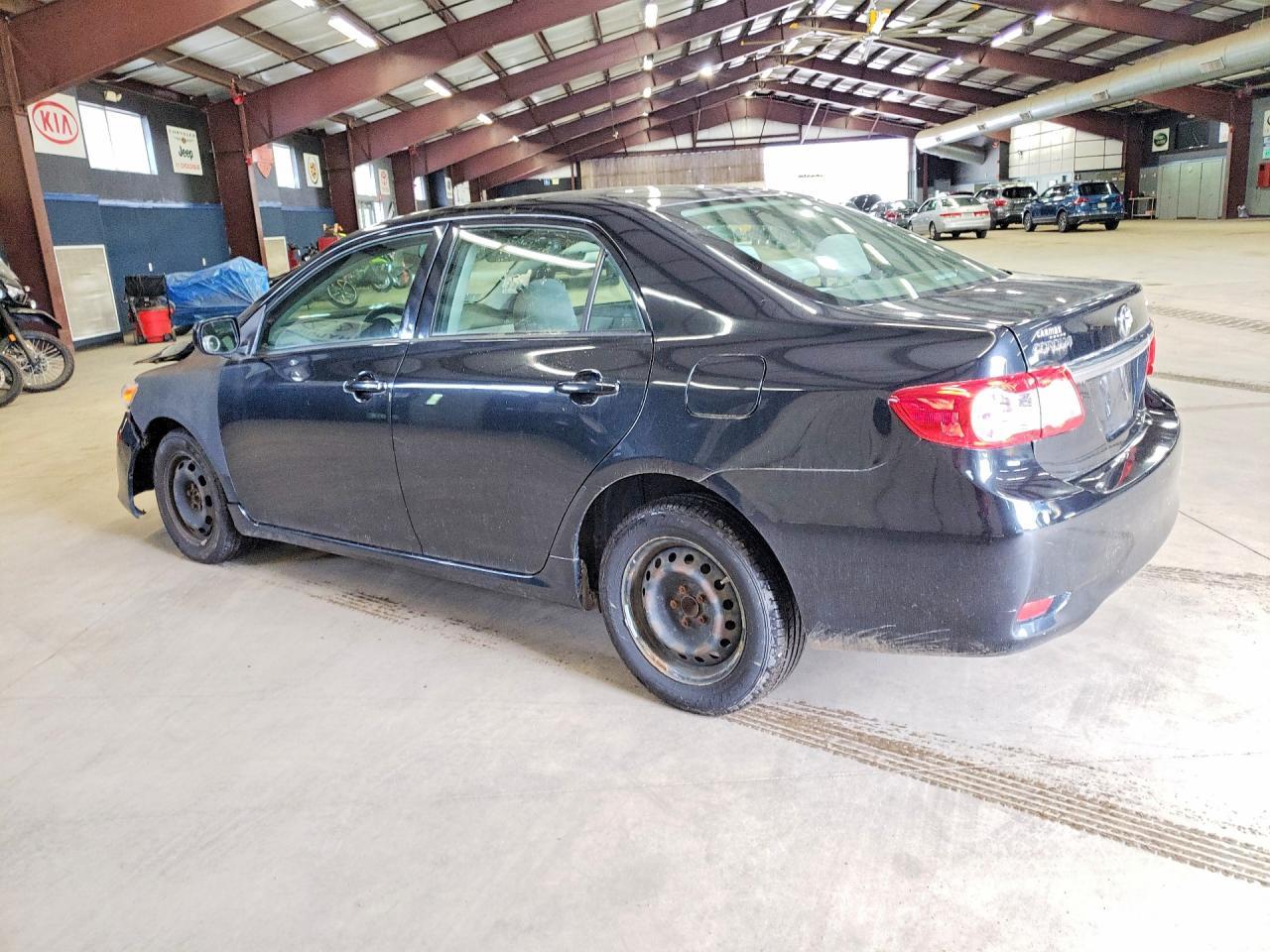 2011 Toyota Corolla Le - Фото 2