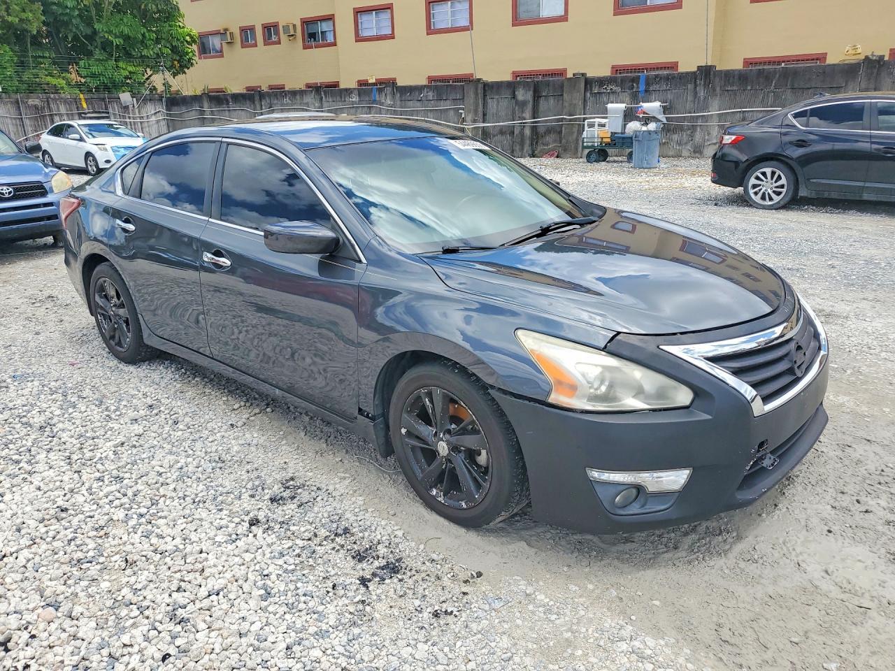 2013 Nissan Altima 2.5 - Image 4