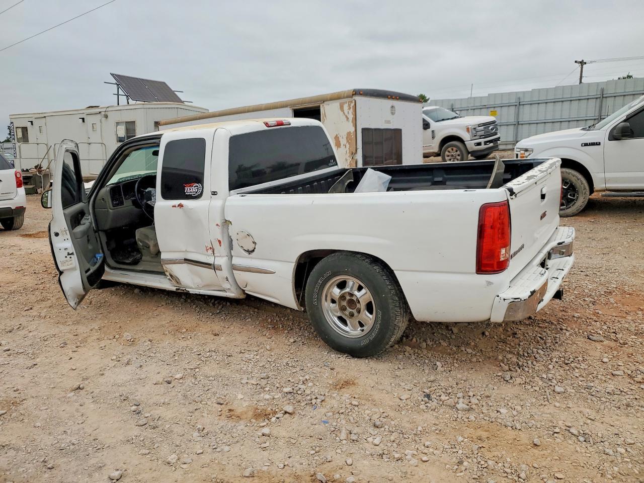 2000 GMC New Sierra C1500 - Image 2