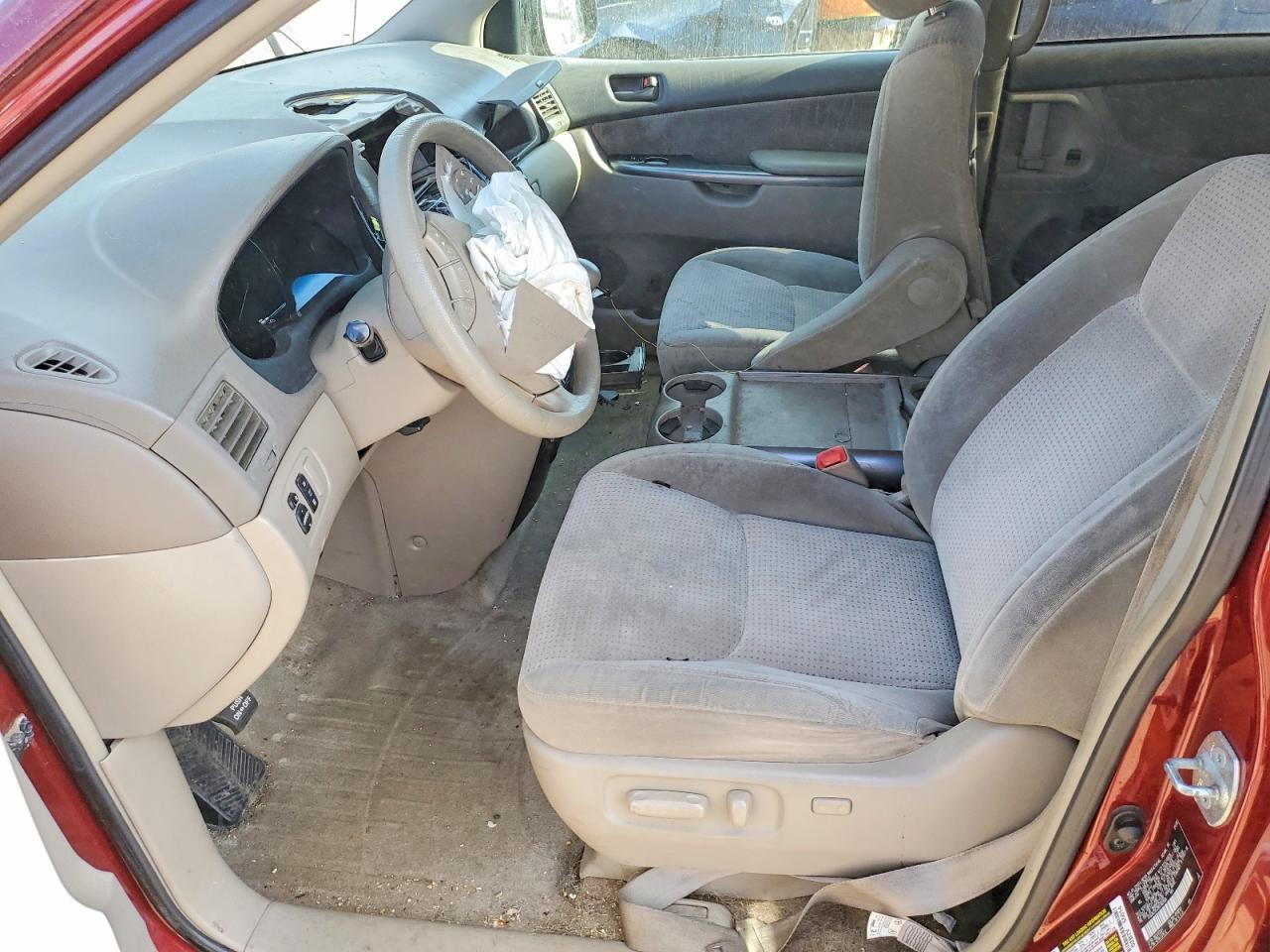 2008 Toyota Sienna Le 7-Passenger - Фото 7