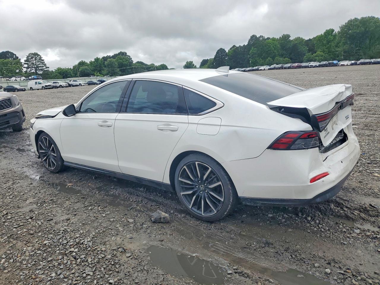 2024 Honda Accord Touring Hybrid - Image 2