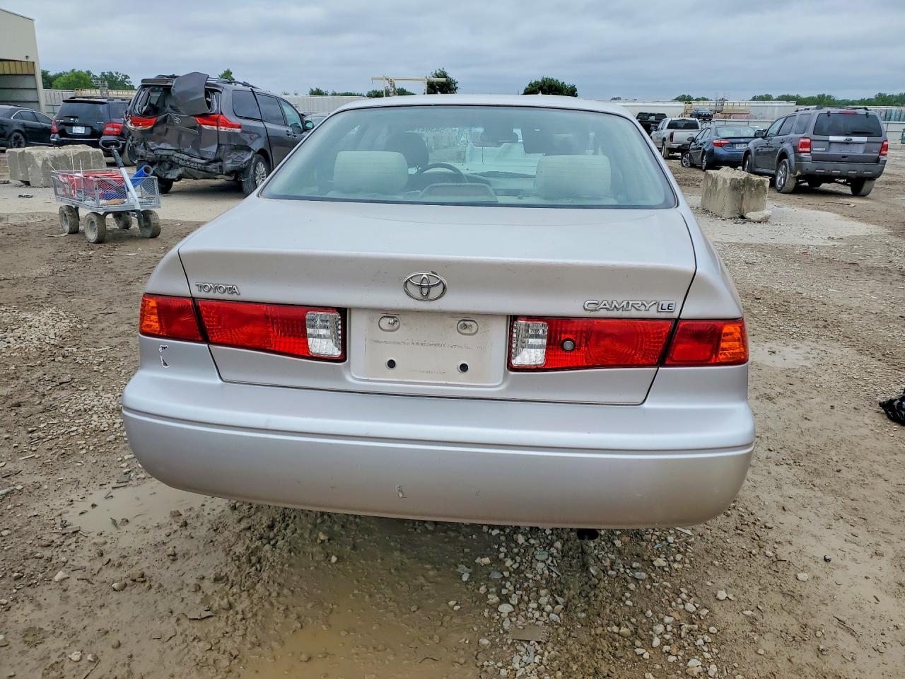 2001 Toyota Camry Le - Image 6