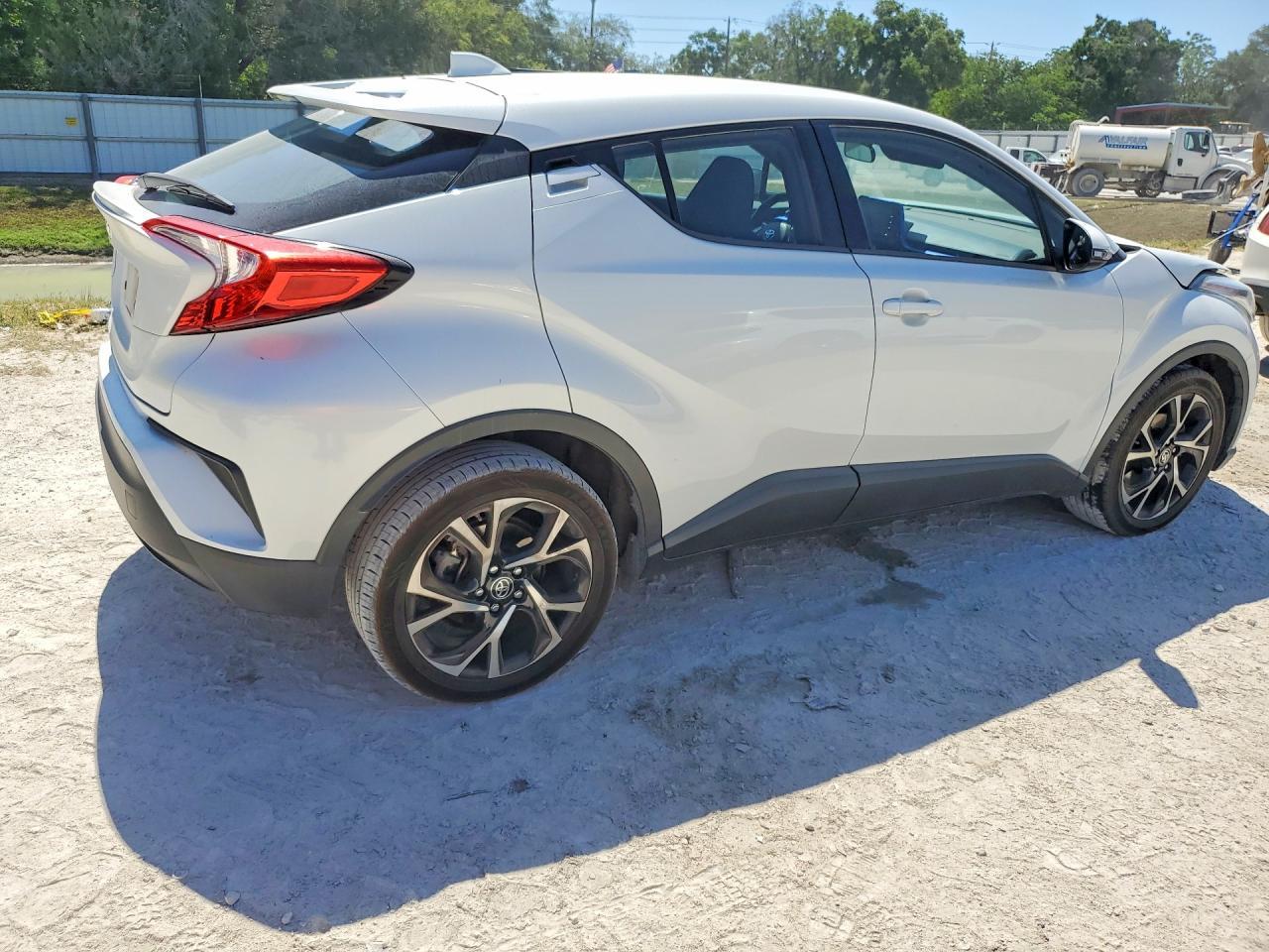 2020 Toyota C-Hr Xle - Фото 3