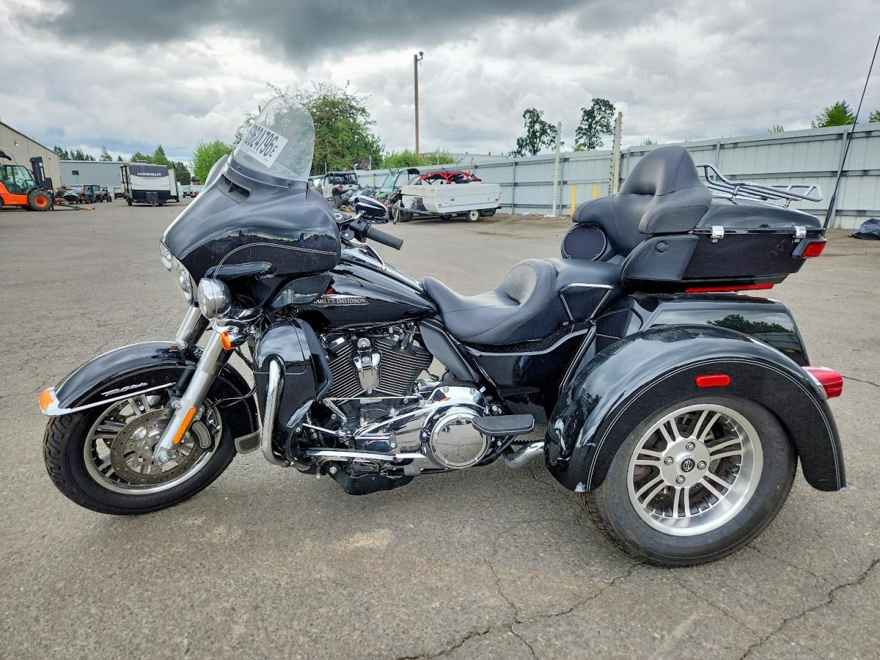 2017 Harley-Davidson Flhtcutg Tri Glide Ultra - Фото 3