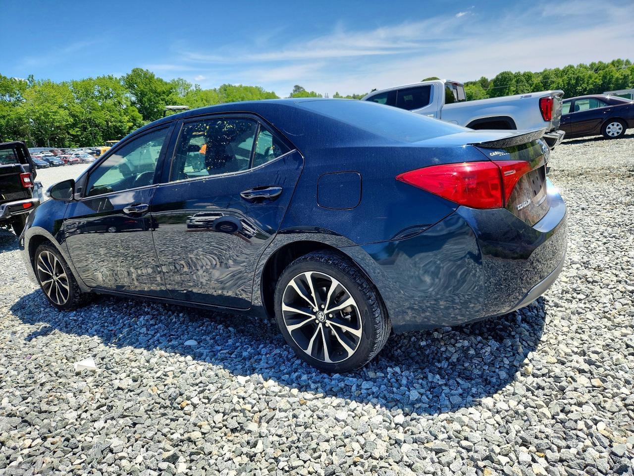 2017 Toyota Corolla Se - Фото 2
