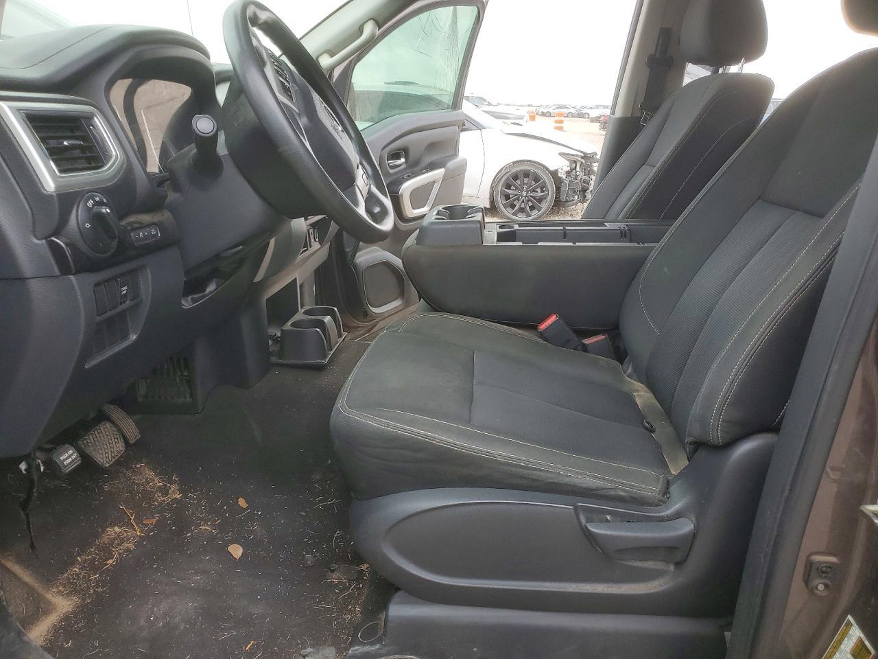 2017 Nissan Titan S - Фото 7