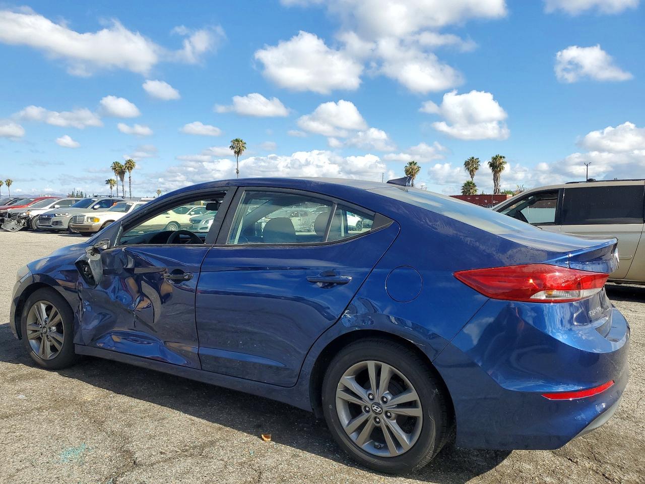 2017 Hyundai Elantra Se - Image 2
