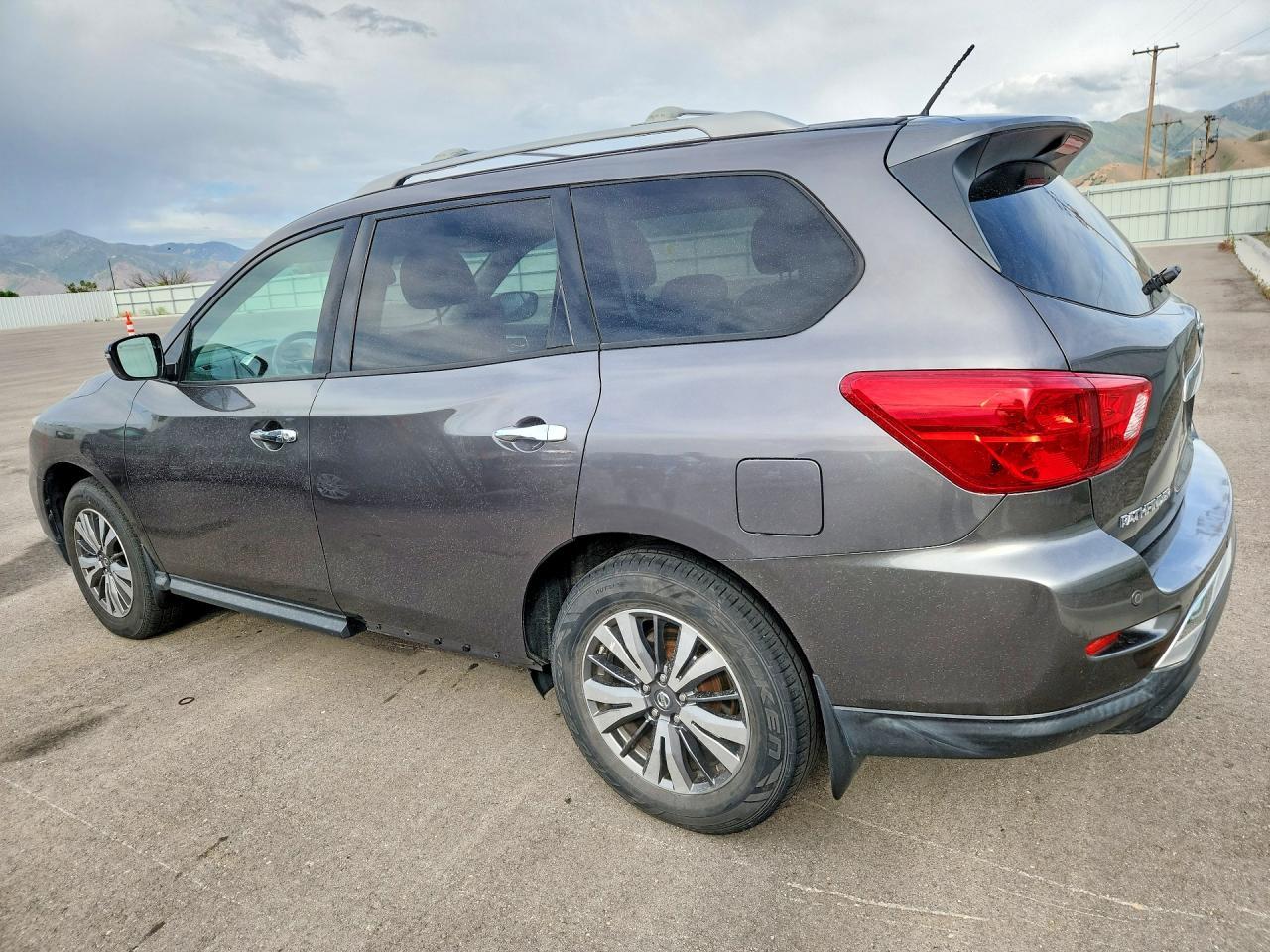 2017 Nissan Pathfinder Sv - Фото 2