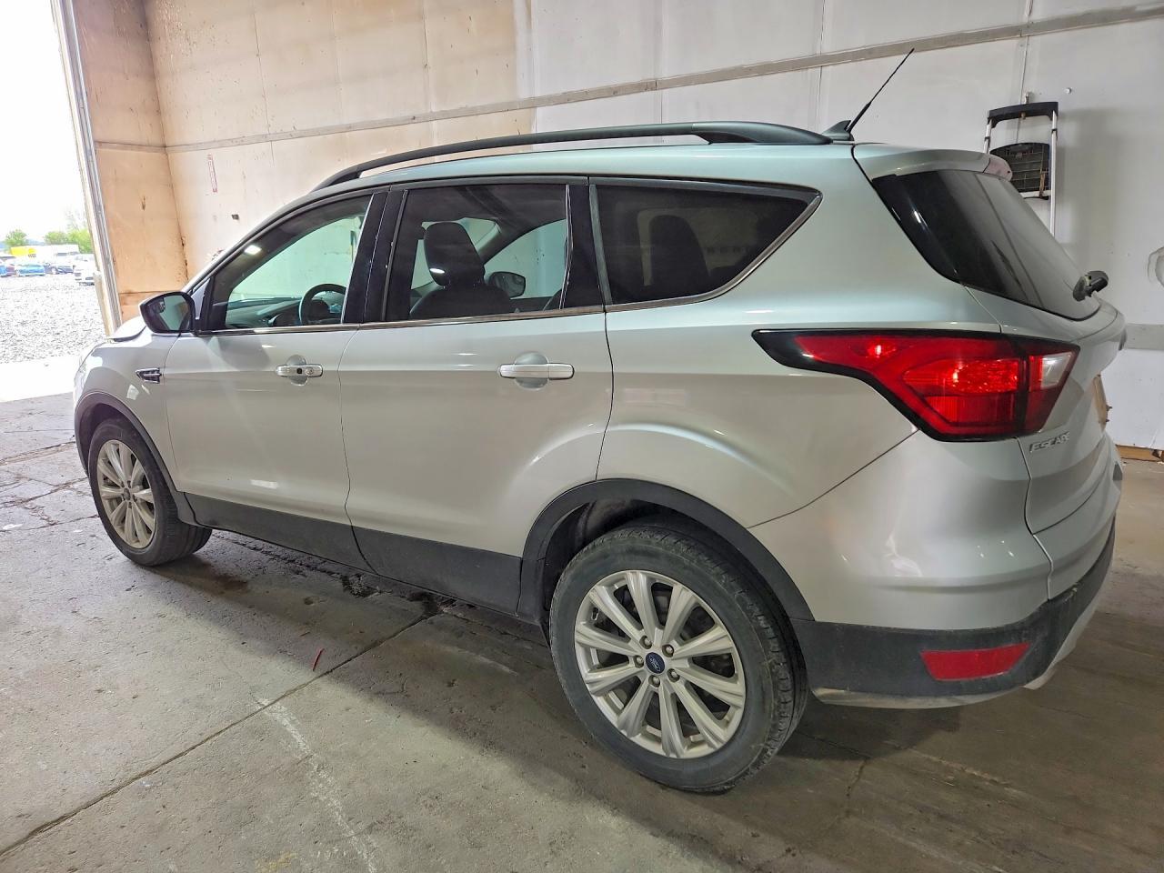 2019 Ford Escape Sel - Фото 2