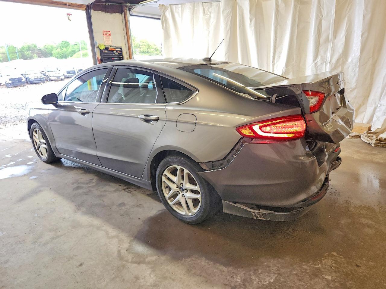 2014 Ford Fusion Se - Фото 2