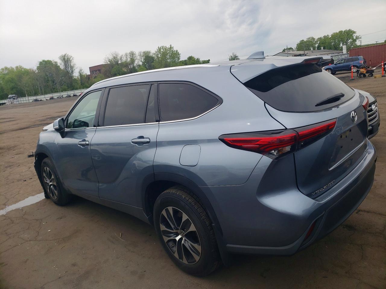2020 Toyota Highlander Xle - Image 2